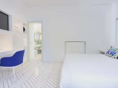 King double room with patio-5